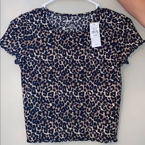 american eagle cheetah print ruffled tee